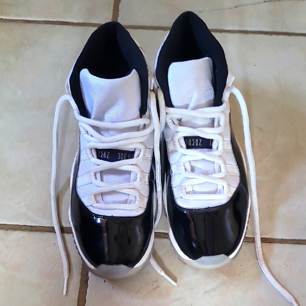 Mens Air JORDAN 11 RETRO